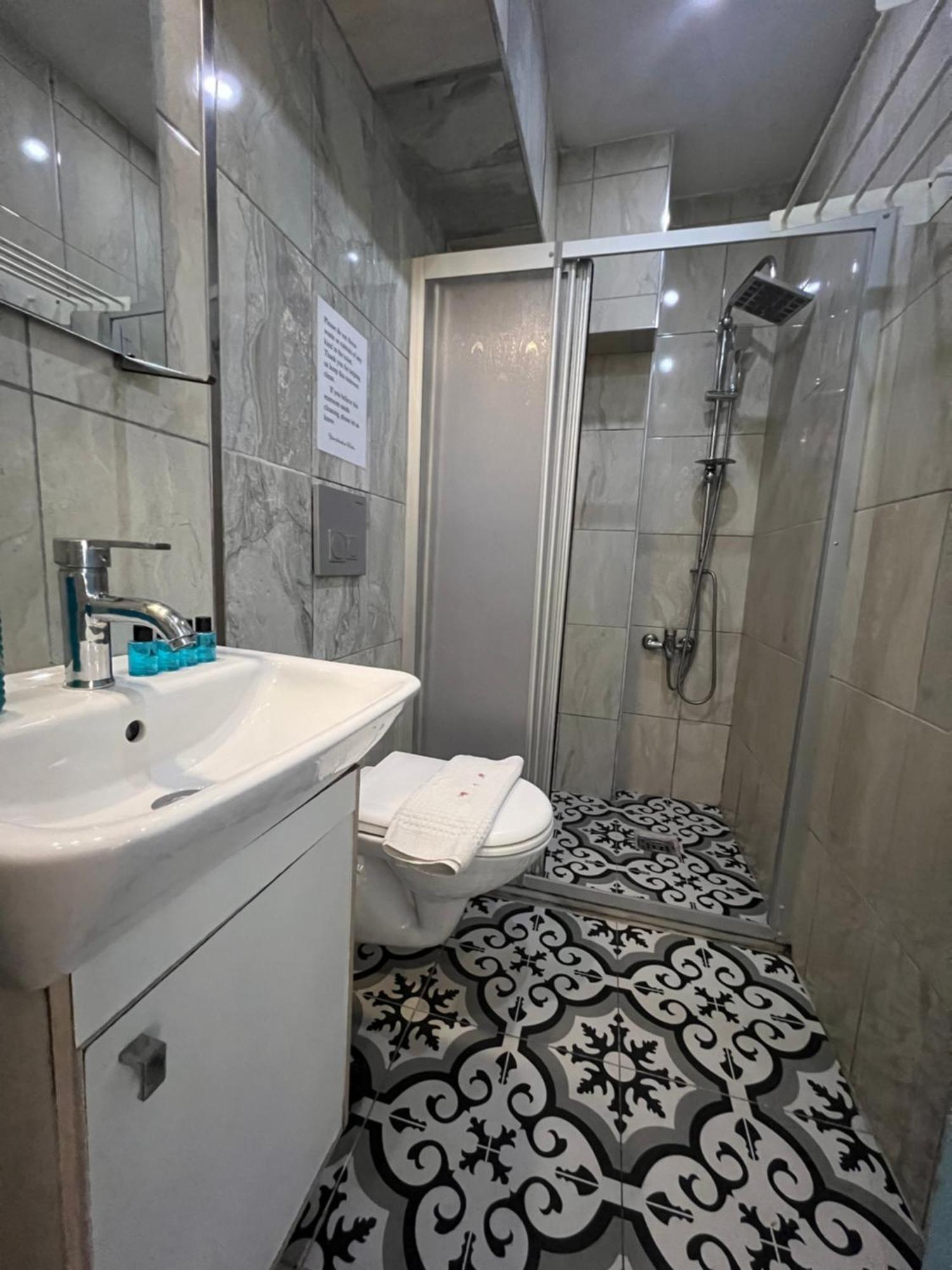 Rodin Hostel อิสตันบูล ภายนอก รูปภาพ
