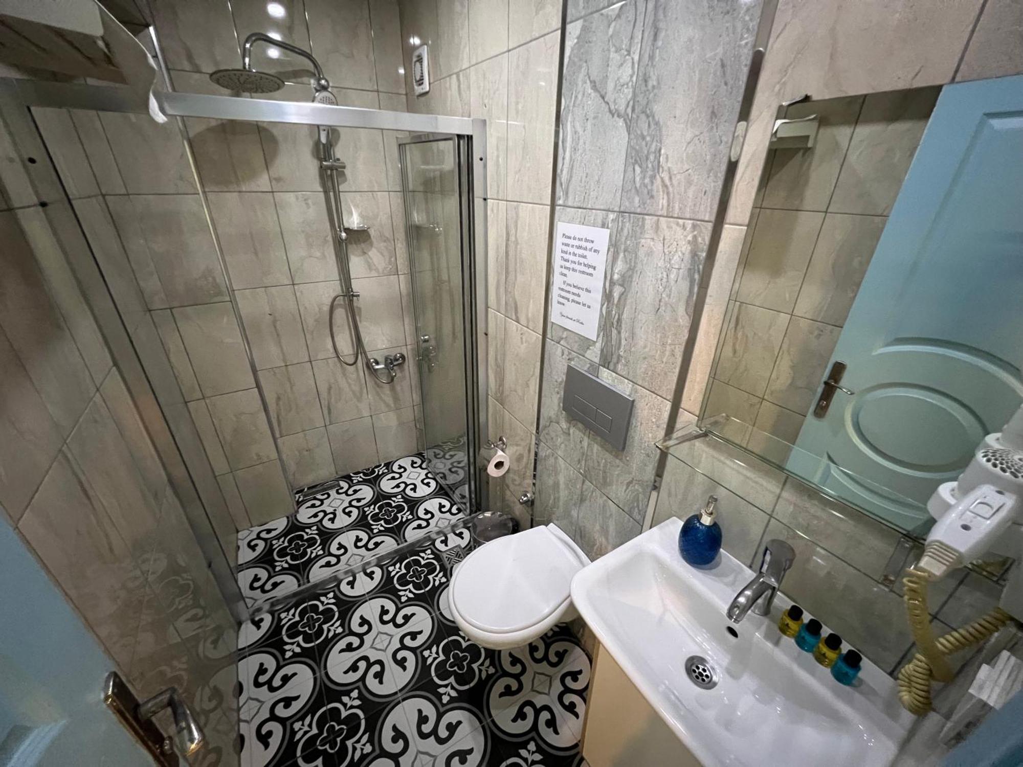 Rodin Hostel อิสตันบูล ภายนอก รูปภาพ